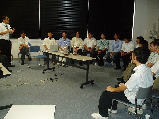 休憩時間を使って行われた交流会
