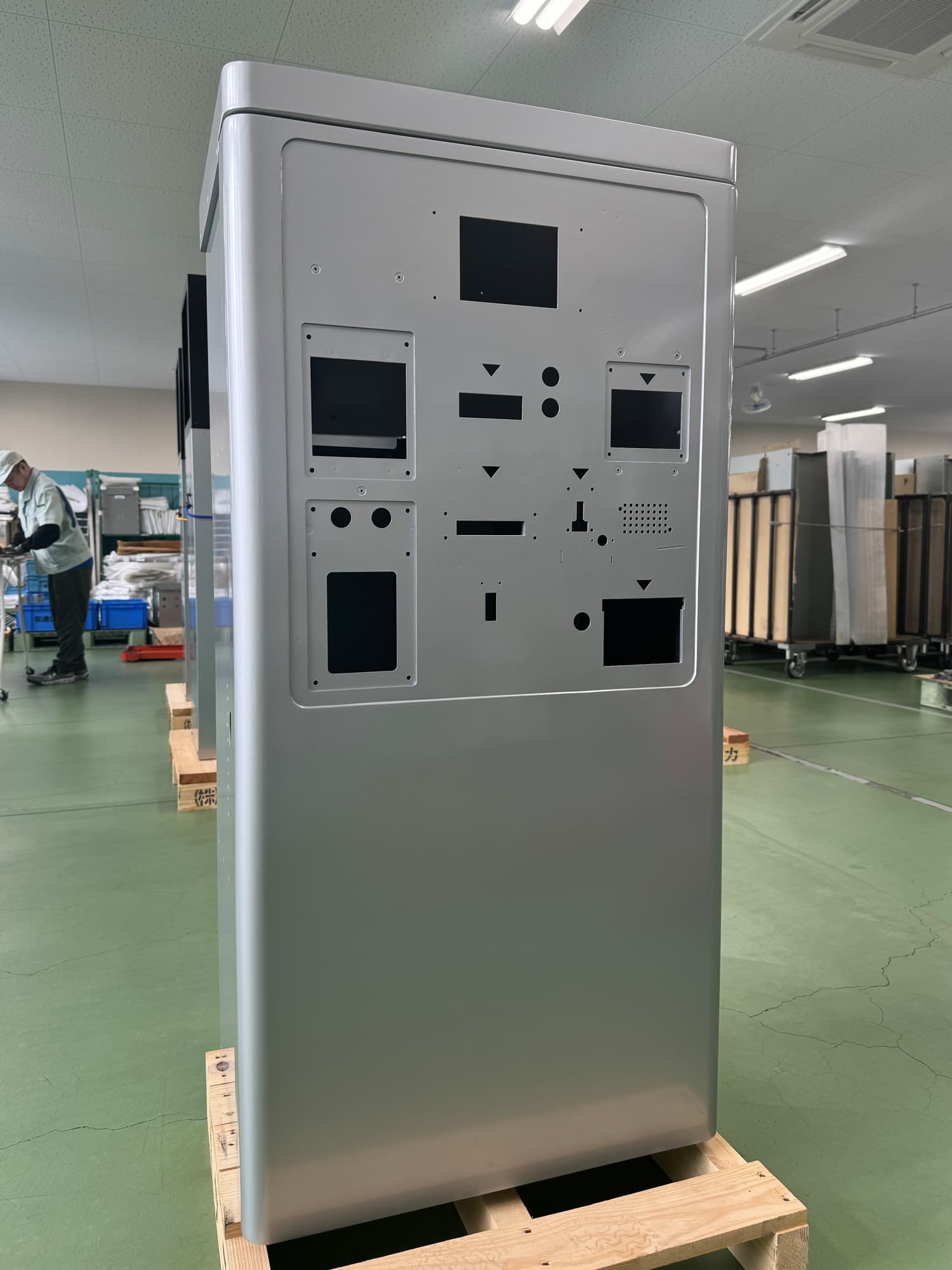 栄通信工業.jpg