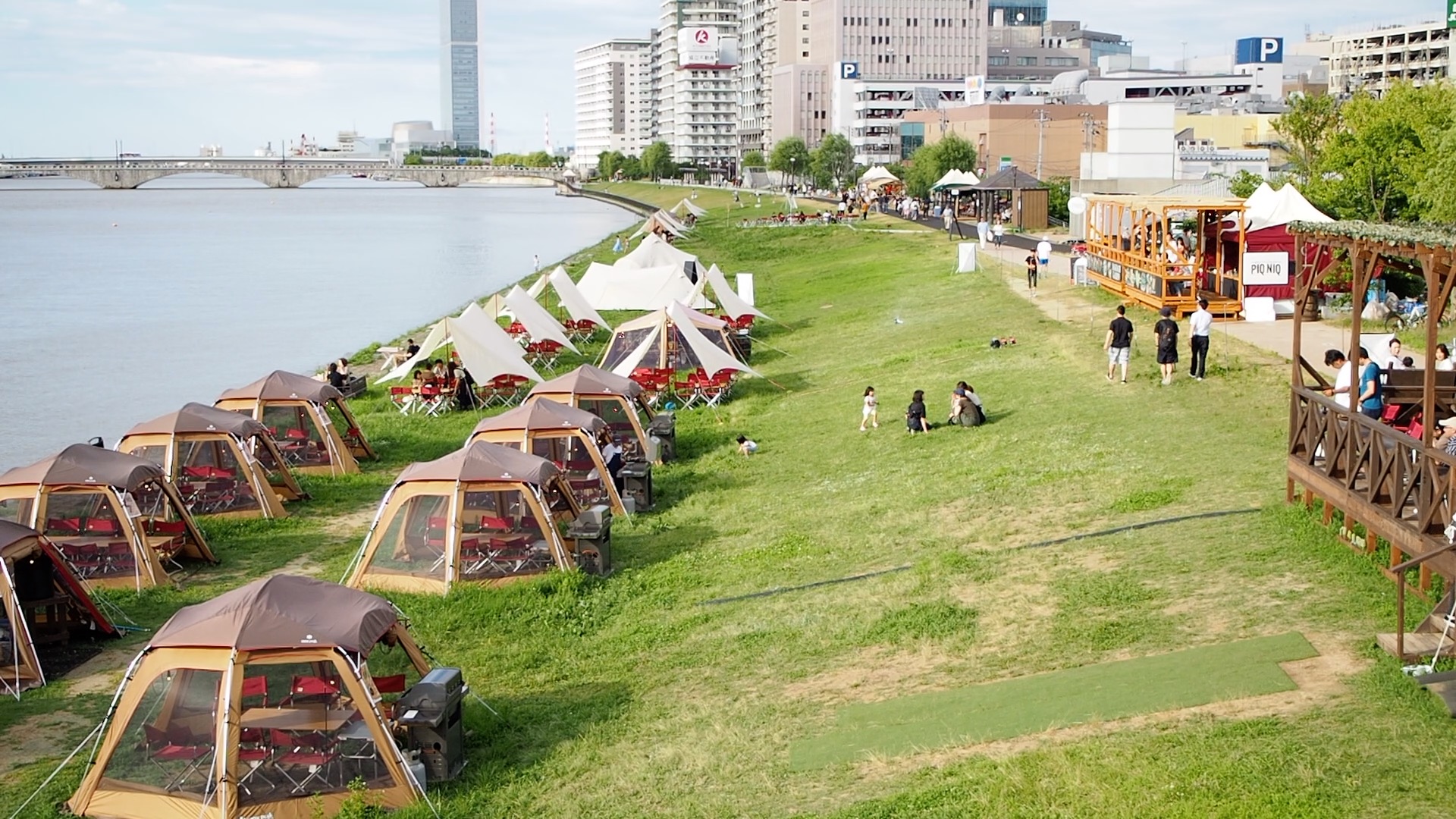 ミズベリング信濃川やすらぎ堤の様子