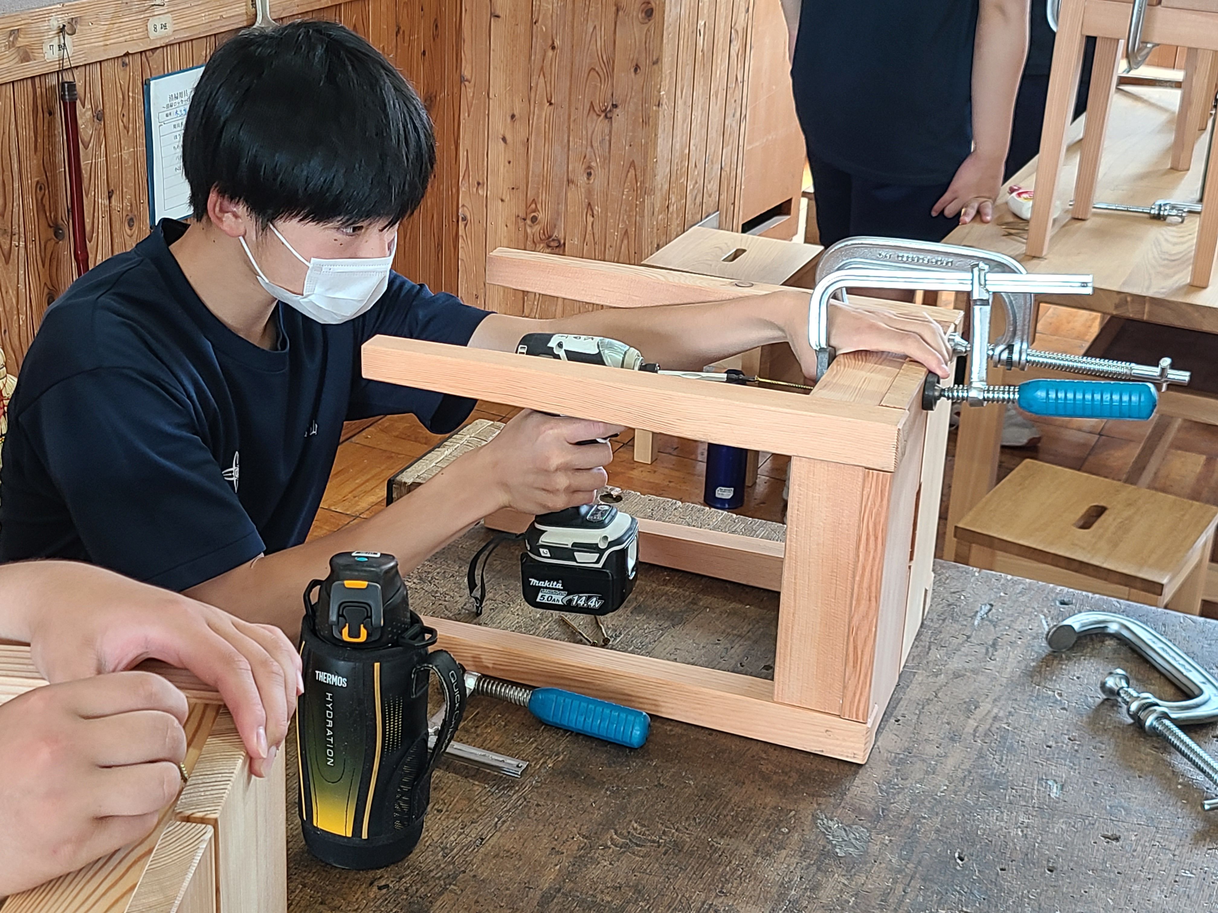 木工：イスの制作の画像1