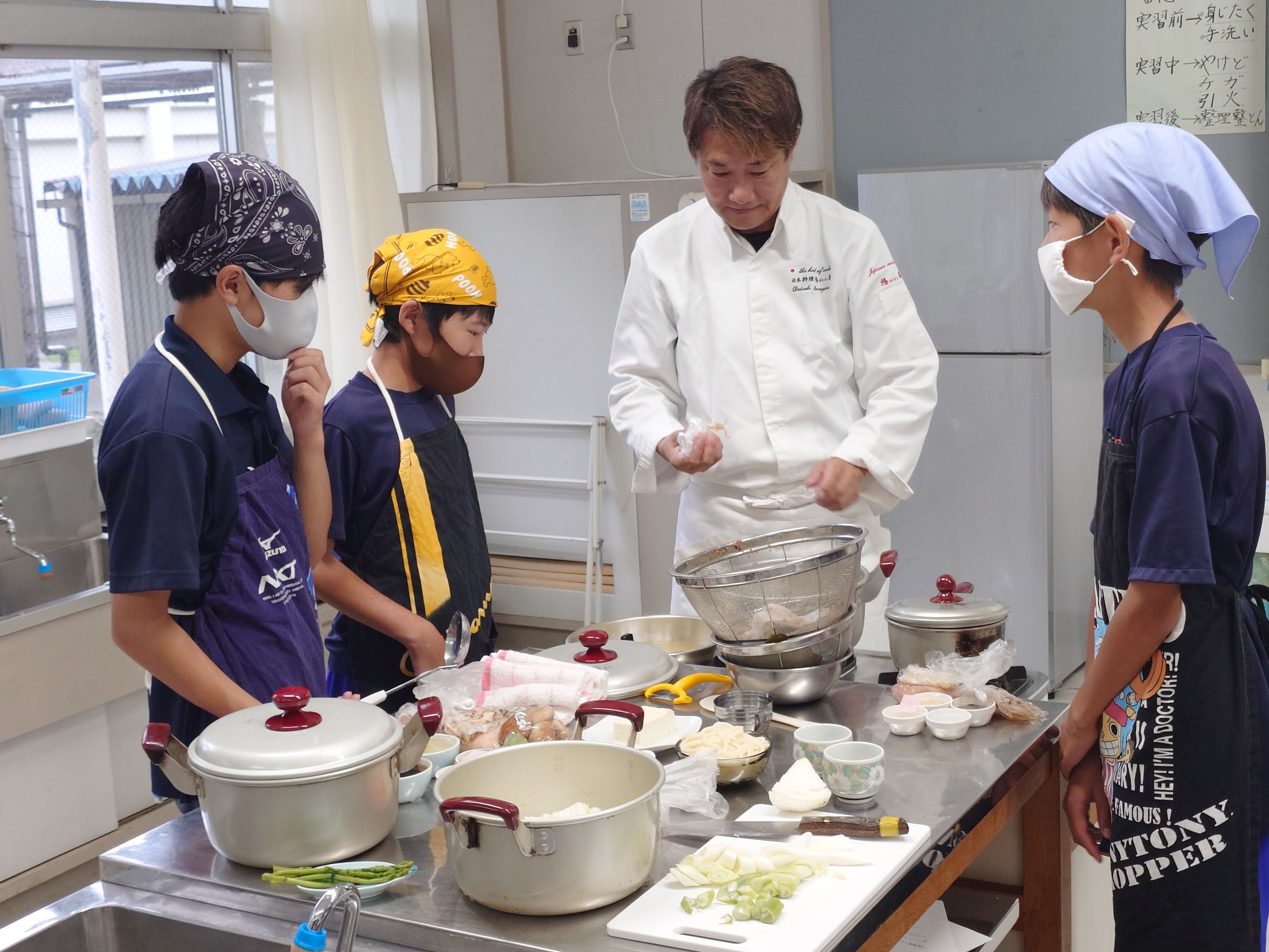 季節の吸鍋、きのこご飯作り講習風景2