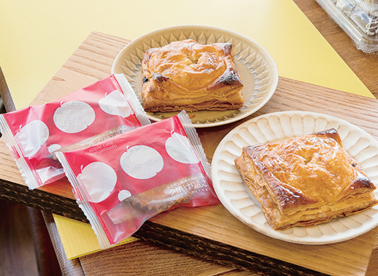 ブラムリーのアップルパイ、みつどんどら焼き（りんごどら焼き） など