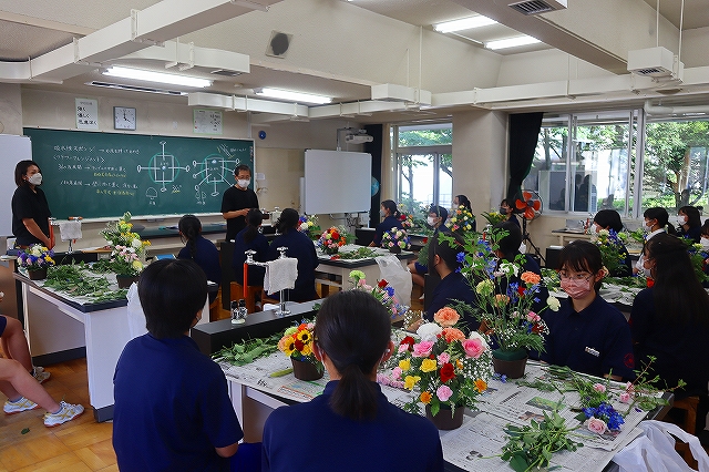 フラワーアレンジメントの画像です