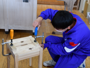 木製花台制作の様子2