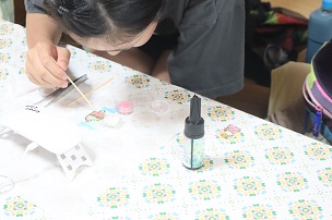 レジンで作成中の写真