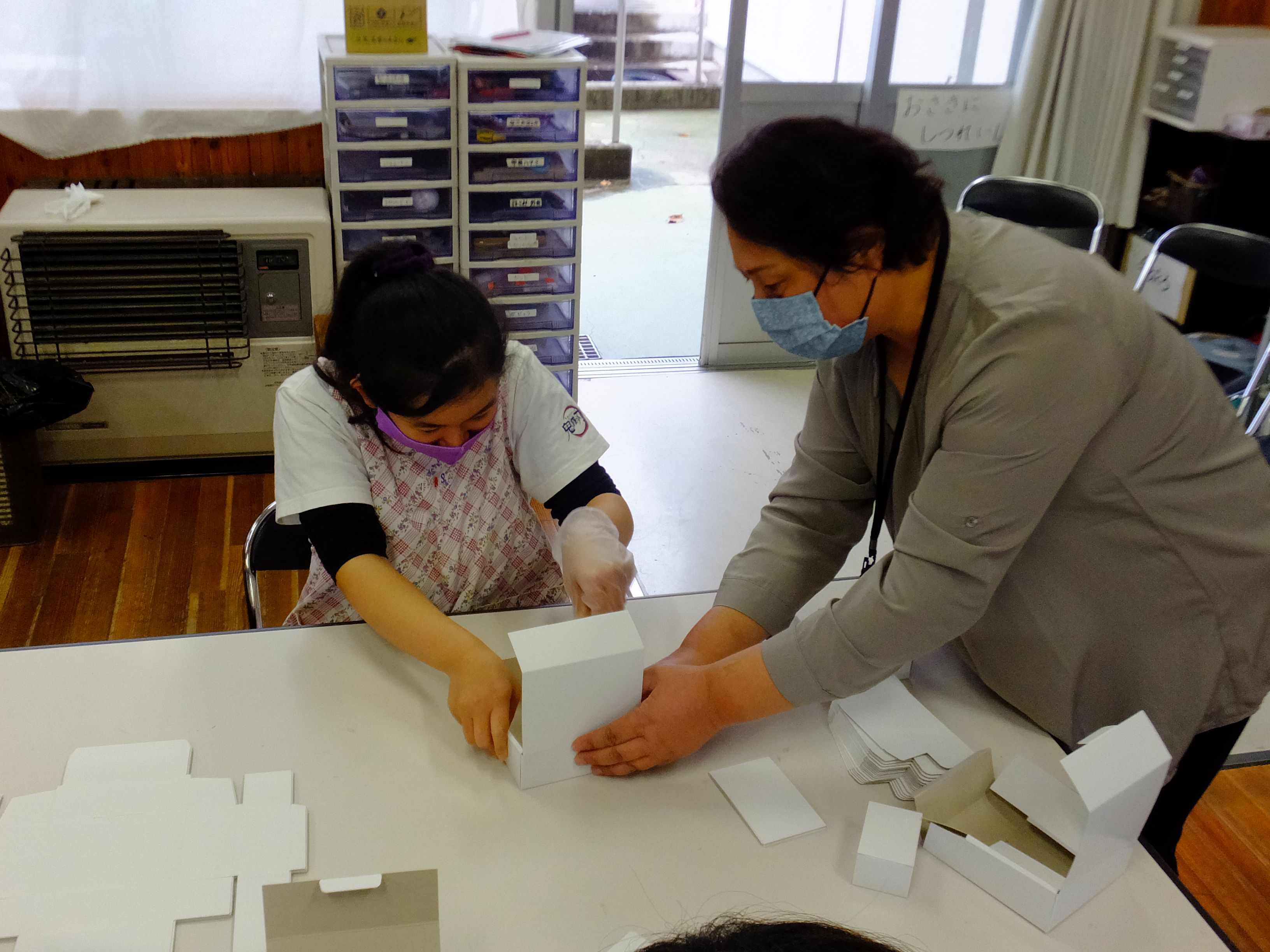 製品パッキングの体験2の画像です