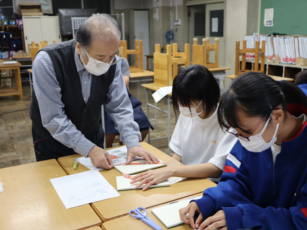 からくり屏風制作の様子1