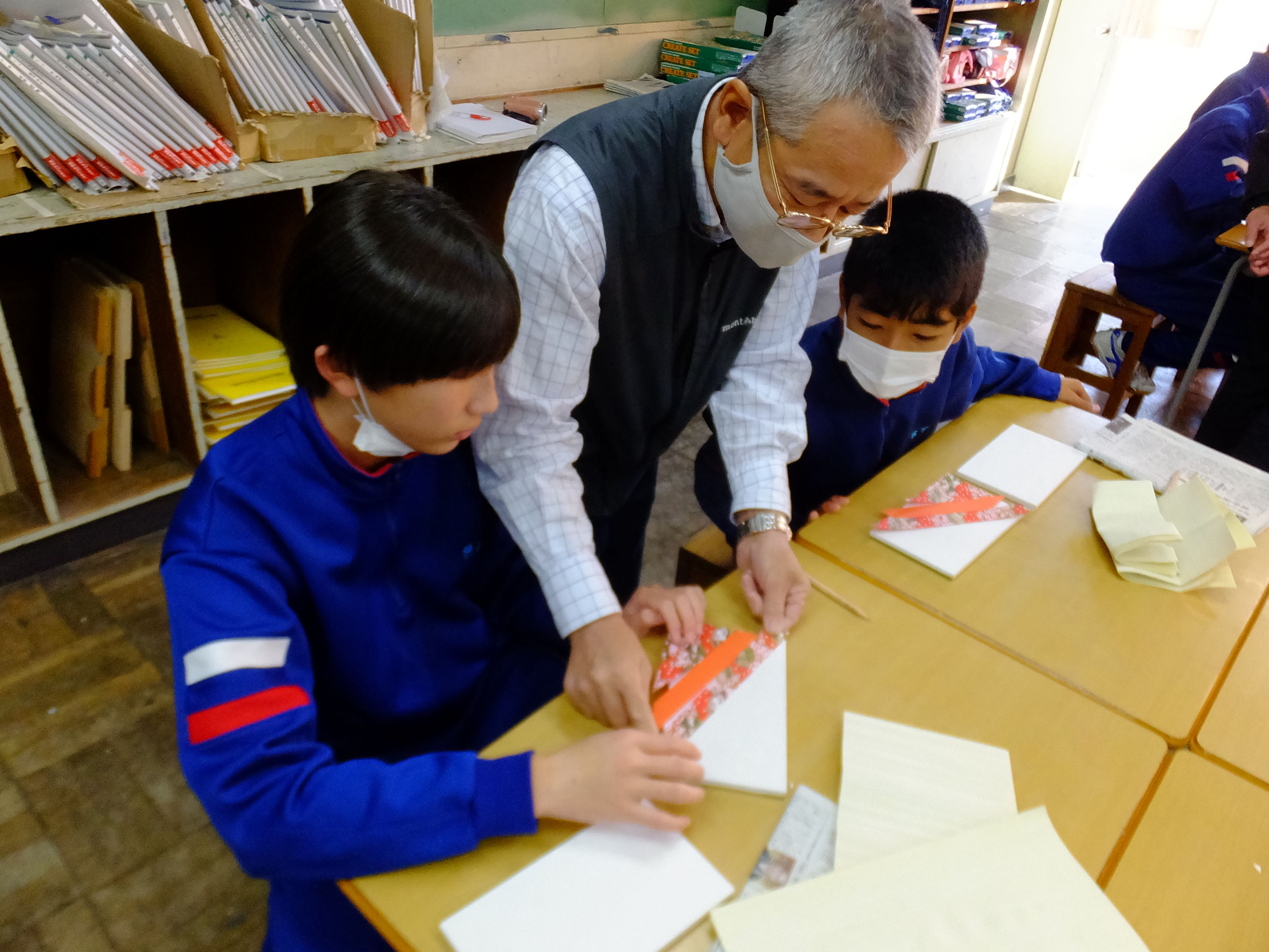 からくり屏風製作の様子2