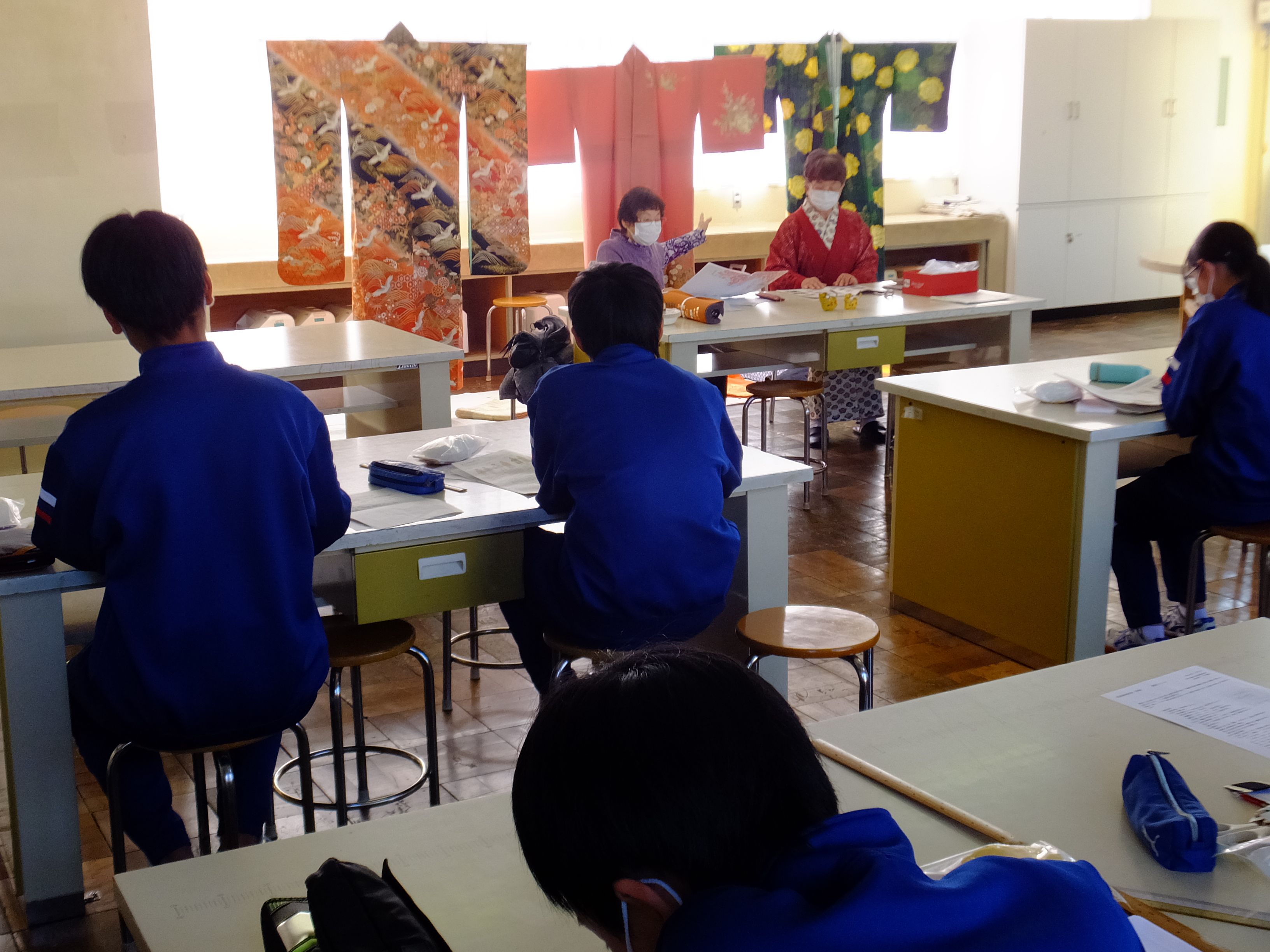 和裁体験の様子1